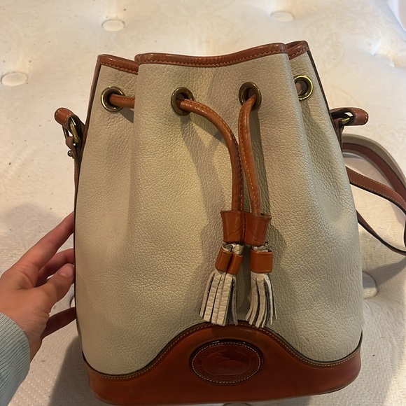 Vintage Dooney & Burke bucket bag - Picture 2 of 4